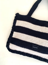 Cargar imagen en el visor de la galería, Tote bag crochet negro
