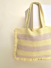 Cargar imagen en el visor de la galería, Tote bag crochet amarillo
