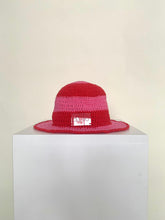 Cargar imagen en el visor de la galería, Bucket Hat rojo
